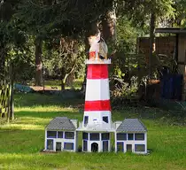 Ein selbst gebauter Leuchtturm  in Lehrte/K�thenwaldstra�e. Foto vom 18.10.2010.