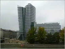 Der 2008 er�ffnete UNIQUA Tower wurde vom Wiener Architekten Heinz Neumann entworfen. 02.10.2010