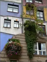 Detail der Fassade des Hundertwasser-KrawinaHauses in Wien. 02.10.2010