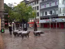 Bremen, Skulpturen 'Schweine', an der S�gestra�e (03.10.2010)