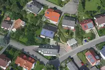 Blick aus einem Sportflugzeug auf H�user eines kleinen Dorfes nahe Karlsruhe (05.09.10) 