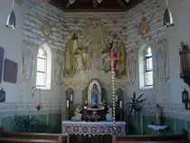 V�llkofen in Oberschwaben, der Innenraum der Kapelle mit dem gro�en Wandgem�lde  Heilige Dreifaltigkeit kr�nt Maria , Aug.2010
