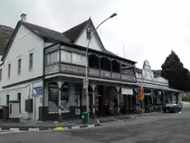 Baustile eng beieinander. Links albertinisch, rechts kaphollaendisch. Simons Town, 20.11.2010
