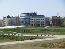 Schwerin; ehemaliges BUGA-Gel�nde mit Blick zur Graf-Schack-Allee und dem Allianz-Bau 18.04.2010