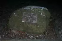 Gedenkstein im Lehrte. Dan dieser Stelle soll fr�hrer ein Spritzenhaus der Feuerwehr Lehrte gestanden haben.