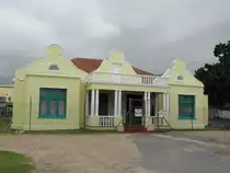 Ehemaliges Wohnhaus des Sheriffs, heute Kinderhort im Gemeindepark an der Mainroad. Somerset West, 27.11.2010
