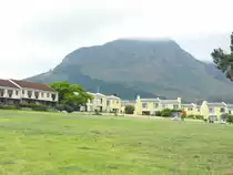 Ausschnitt des  franzoesischen  Quartiers Montclair, Rue Montpellier. Somerset West, 03.12.2010
