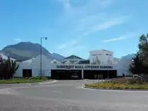 Die Parking-Halle beim Eingang 4 der Somerset Mall. Somerset West, 06.12.2010
