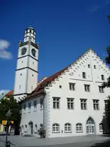 Ravensburg in Oberschwaben, der 51m hohe Blaserturm war der zentrale Wachturm in der Stadtmitte, nach Einsturz 1552 wurde er im italienischen Renaissancestil 1553-56 neu errichtet, davor das Waaghaus (st�dt.M�nz-und Eichamt), Aug.2008