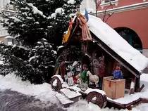 Weihnachtskrippe des  Herrgottschnitzers  K.Gruber am Ro�markt in Ried i.I.;101218