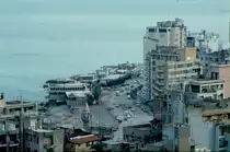Im Januar 1983 gab es im B�rgerkrieg im Libanon eine kurze Friedensphase. Zu diesem Zeitpunkt war ich in Beirut. Hier ein Blick auf einen Teil der Stadt und die Uferstrasse
