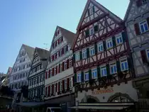 Herrenberg, sch�ne Fachwerkgiebelh�user am Marktplatz, Okt.2010