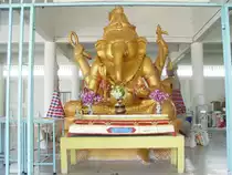 Ganesh, der Elefantengott, in einem thail�ndischen Tempel am 13.10.2006