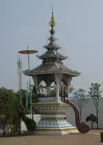 Ein besonders sch�nes Tempelheiligtum auf der Ausstellung  Royal Flora 2006  in Chiang Mai am 01.11.2006