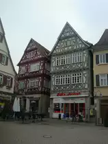 Vaihingen an der Enz, denkmalgesch�tzte Fachwerkh�user am Marktplatz, Okt.2010