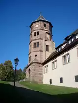 Kloster Hirsau, der Torturm ist der �bergang vom Kloster zum angrenzenden Schlo�, erbaut 1586-92, Okt.2010  