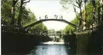 Auf dem Canal Saint Martin mit seinen Schleusen und Fu�g�ngerbr�cken, Juli 1995
