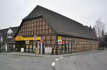 Netto Markt in alter Scheune. Ich wei� das seit �ber 30 Jahren es schon einen Supermarkt gibt. Damals war ich ein kleiner Junge. Der erste Laden musst so um 1977 eingerichtet wurden sein. Foto vom 17.01.2011.