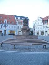 Der Ringelnatzbrunnen auf dem Marktplatz von Wurzen erinnert an einen der interessantesten S�hne der Stadt. 04.03.07
