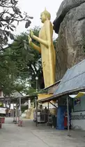 Eine Buddha-Statue in einer Tempelanlage auf der Halbinsel am s�dlichen Ende der Bucht von Hua Hin am 13.09.2006