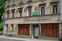 Zittau, Innere Weberstra�e, am 17.05.2010: Fisch gibt es hier schon lange nicht mehr. 
(Den Landkreis L�bau-Zittau gibt es ebenfalls schon lange nicht mehr, leider tut man sich hier mit einer Aktualisierung der Rubriken schwer.)