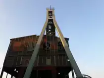 Ein altes F�rderger�st mit den Resten der Schachthalle auf dem Gel�nde der ehemaligen Zeche Ewald in Herten am 22.02.2011.