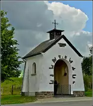 Diese kleine Kapelle steht in Watrange. 05.08.2010 (Jeanny)