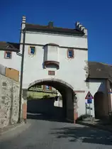 Breisach am Rhein, das Kapftor als Teil der Burgbefestigung, 1359 erstmals urkundlich erw�hnt, seit 1918 als Wohngeb�ude genutzt, Okt.2010