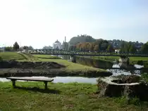 Riegel am Kaiserstuhl, Blick auf den Leopoldskanal, links flie�t die Elz zu, die Eisenbahnbr�cke und die ehem.Brauerei mit dem Michaelisberg im Hintergrund, Okt.2007