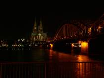 Dom und Hohenzollernbr�cke bei Nacht. 10.3.2007