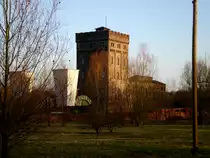 Ein Malakoffturm mit Maschinenhaus und Grubenl�ftern der ehemaligen Zeche Hannover in Bochum-Hordel, 06.03.2011.