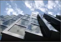 . B�rogeb�ude f�r eine Versicherung in Frankfurt am Main: ... und auch der Wolkenhimmel. 01.09.2005 (Matthias)