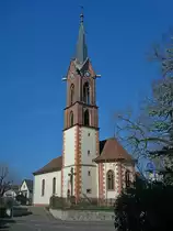 Buchheim, Ortsteil von March, die katholische St.Georgskirche, mit sp�tgotischem Chor und barockem Langhaus, der Turm stammt aus dem 16.Jahrhundert, die Spitze wurde im 19.Jahrhundert erneuert, M�rz 2011