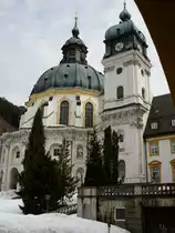 Kloster Ettal in Bayern, die Benediktinerabtei wurde 1330 gegr�ndet, die barocke Klosterkirche  St.Mari� Himmelfahrt  wurde nach 1744 erbaut, April 2005
