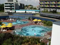 Bad Buchau, Thermalbad-Au�enbereich der Kurklinik, Aug.2011