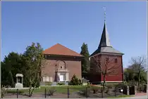 Die Kirche zum guten Hirten in Krautsand. 1670 bewilligte die damals dort herrschende K�nigin von Schweden den Bau. Der Bau selbst erfolgte unter d�nischer Herrschaft in den Jahren 1679 bis 1682.18.04.2011