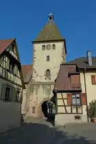 Bergheim im Elsa�, das Obertor, Teil der noch guterhaltenen Stadtmauer, Mai 2011 