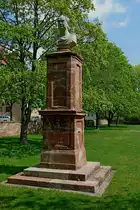 Zweibr�cken in der Pfalz, im Schlo�garten steht das Denkmal von MaxI.Joseph, erster K�nig von Bayern 1806, der hier seine Jugend verbrachte, April 2011