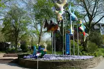 Kaiserslautern, K�nstler aus den Partnerst�dten gestalteten 2001 die Fisch-Skulptur, Wappentier der Stadt, zum 725 j�hrigem Stadtjubil�um, April 2011