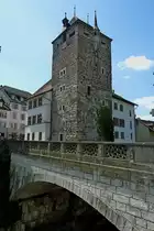 Brugg im Kanton Argau, der Schwarze Turm an der Aarebr�cke, war einst Teil der Stadtbefestigung, Mai 2011