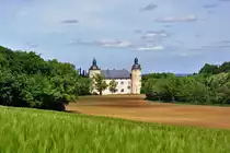Burg Veynau, versteckt in einer Tallage bei Euskirchen-Wi�kirchen - 28.05.2011
