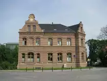 Bad Doberan [MV], Alexandrinenplatz mit dem ehemaligen Postamt (was das geb�ude jetzt beherbergt kann ich nicht berichten, Bad Doberan 15.06.2011