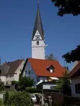 Gundelfingen, St. Martin Kirche, 1747 barock ver�ndert von Johann Heel,
Landkreis Dillingen (28.06.2011)