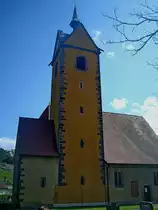 Niederrotweil am Kaiserstuhl, die St.Michaelis-Kirche mit Wandfresken aus dem 14.Jahrhundert und dem ber�hmten Holzschnizaltar aus dem 16.Jahrhundert vom Meister  HL , der auch den Breisacher M�nsteraltar erschuf, Juni 2011