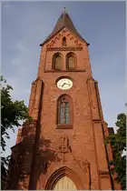 Der Turm der Kirche in Rostock-Warnem�nde. 15.06.2011