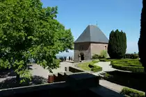 Kloster St.Odilien im Elsa�, die Tr�nenkapelle steht auf dem Gel�nde des alten Klosterfriedhofes, April 2011 