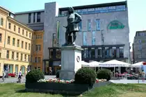 H�ndel-Denkmal auf dem Hallenser Marktplatz (Aufnahme vom 03.07.2010).