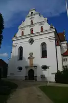 Wettenhausen, Stiftskirche Maria Himmelfahrt, erbaut im 17. Jahrhundert unter 
Michael Thumb, Landkreis G�nzburg (07.07.2011)