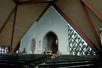 Bleibach im Elztal/Schwarzwald, der alte Chorraum wurde in den Neubau von 1975-77 eingebunden, eine architektonisch gelungene L�sung, Aug.2011