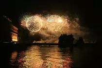 Zum Seefest am 13.08.2011 fand in Genf ein 70 min�tiges Feuerwerk von drei Feuerwerkmeisten statt.